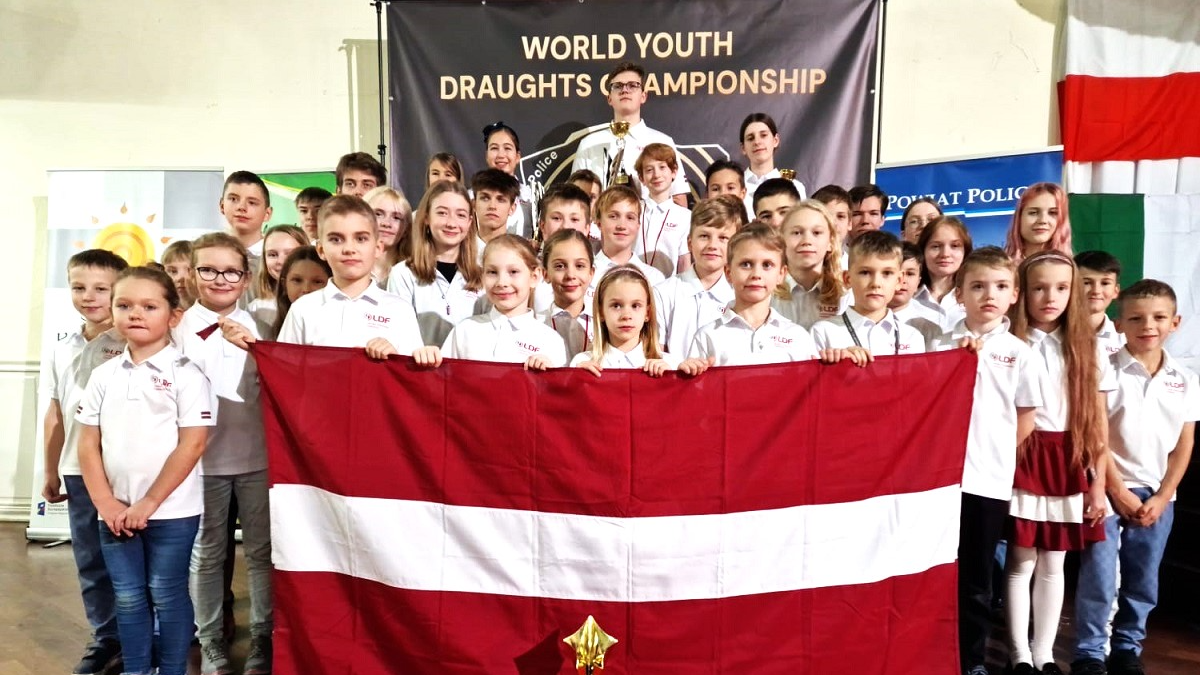 Latvijai medaļu birums pasaules čempionātā 100 lauciņu dambretē