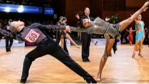 Latvijas pārim uzvara Pasaules kausa izaicinājuma sacensībās Rising Stars Latīņamerikas dejās 